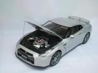 IXO Collection - 1/8 Nissan GT-R 2011 bouwpakket - thumbnail