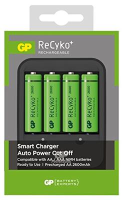 GP PB570 acculader incl. 4x AA batterijen uit de 2700-serie en auto-adapter batterijen