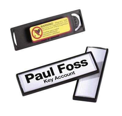 Badge durable clip card met magneet 17x67mm Badge durable clip card met magneet 17x67mm