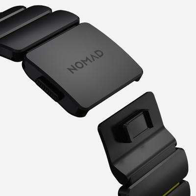 Nomad Stratos Titanium Strap Apple Watch 44mm / 45mm / 46mm / 49mm Zwart/Volt