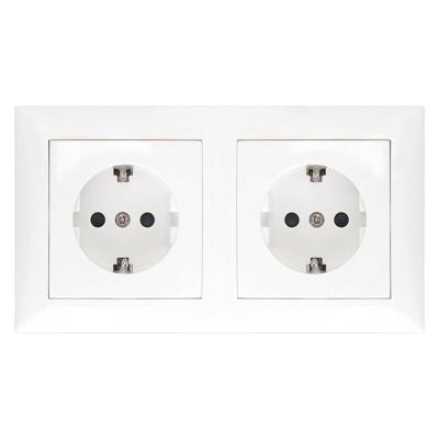 Dubbele Inbouw Wandcontactdoos met Randaarde en Wit Afdekraam