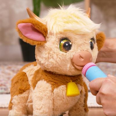 FurReal Maggie de koe interactieve knuffel