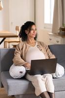 Zwangerschapskussen - BEABA - Big Flopsy - Bloemen - Grijs - thumbnail