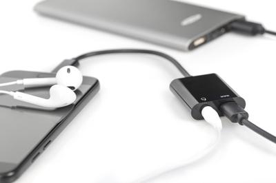 Digitus Audio Adapterkabel [1x USB-C stekker - 2x USB-C bus, Jackplug female 3,5 mm] AK-300400-002-S 20.00 cm Afgeschermd, Afgeschermd (dubbel)