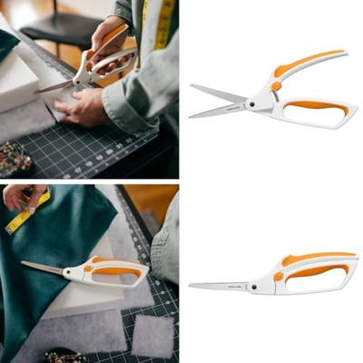 https://www.cchobby.nl/fiskars-soft-touch-schaar-l-26-cm-1-stuk