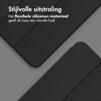 Accezz Smart Silicone Bookcase voor Apple iPad Pro 13 (2024) M4 Tablethoesje Zwart - thumbnail