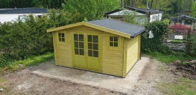 Tuindeco Blokhut - Tuinhuis Juha 400x300 cm| 28 mm | vuren groen geïmpregneerd- Zadeldak- Geïmpregneerd vurenhout- Tuindeco