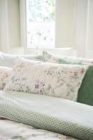 Pip Studio Pip Studio Kili Flower Quilted Cushion - Wit 45x70 cm - thumbnail