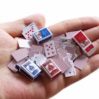 1:12 DIY cute Dollhouse Poker speelkaarten stijl Random mini Poker Doll accessoires - thumbnail