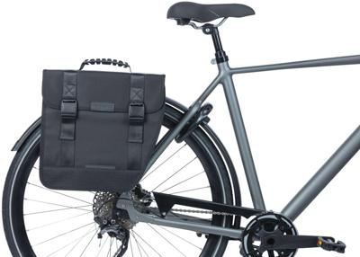 Basil tour right fietstas 14l zwart