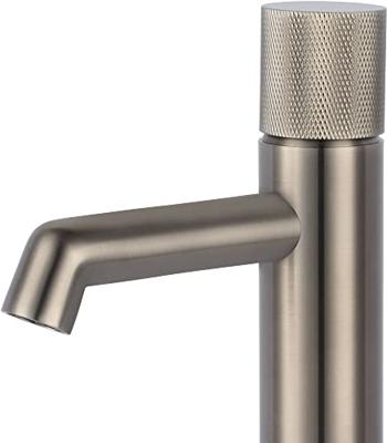 Ben Engraved Cross wastafelkraan gunmetal pvd-coating Ben Engraved Cross wastafelkraan gunmetal pvd-coating