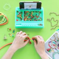 Make it Real neon armbandjes en bedeltjes - thumbnail