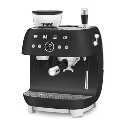 SMEG EGF03BLMEU Handmatige Espressomachine 50's Style - Mat Zwart SMEG EGF03BLMEU Handmatige Espressomachine 50's Style - Mat Zwart