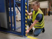 Durable 1102130 Hoekbescherming Zwart, Geel (l x b x h) 1000 x 47 x 47 mm - thumbnail