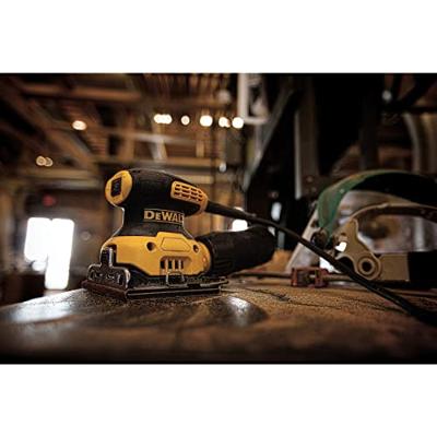 DeWALT DWE6411 Vlakschuurmachine 1/4 Vel 230w - thumbnail