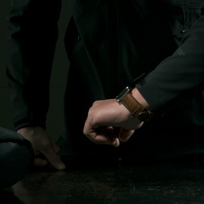 Nomad traditioneel leren bandje Apple Watch 42 / 44 mm bruin / zwart