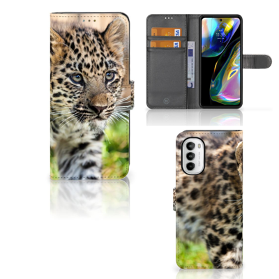 Motorola Moto G52 | Moto G82 | Telefoonhoesje | Met pasjeshouder | Baby Luipaard Motorola Moto G52 | Moto G82 | Telefoonhoesje | Met pasjeshouder | Baby Luipaard