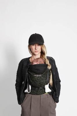 Fysiologische draagzak HoodieCarrier 2 LOVE RADIUS zwart, bedrukt