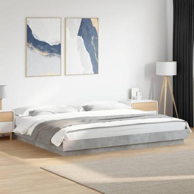 Bedframe met LED-verlichting bewerkt hout betongrijs 180x200 cm