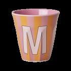 Gestreepte melamine mok LETTER M rice, medium 250 ml meerkleurig