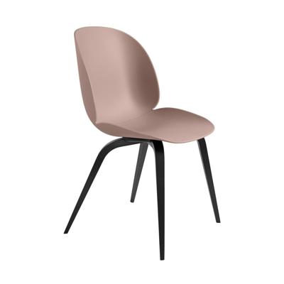 Gubi Beetle eetkamerstoel zwart beuken Sweet Pink