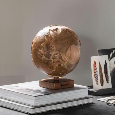 MUST Living Decoratie 'Wereldbol' Teakhout, kleur Naturel