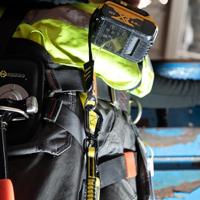 C.K T8007 Bevestigingslus met D-ring op het scharnier - thumbnail