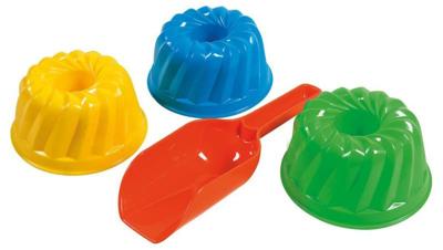 Androni Schep met 3 zandvormen