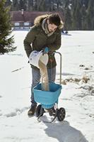 GARDENA 00436-20 Strooiwagen Strooibreedte (bereik) 150 tot 600 cm 18 l - thumbnail