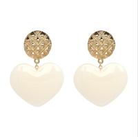 Perzik hart oorbellen retro serie acryl Stud Oorbellen voor vrouwen (wit) - thumbnail