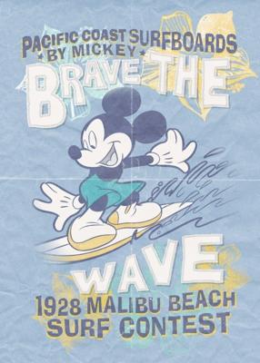 Komar Into Adventure Fotobehang Disney - Mickey Mouse - Brave the Wave - IADX4-014