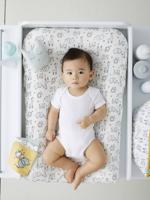 Katoenen hoes voor aankleedkussen ivoor met print - thumbnail