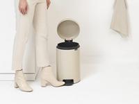 Brabantia NewIcon Pedaalemmer - 12 liter - kunststof binnenemmer - soft beige 149924 - thumbnail
