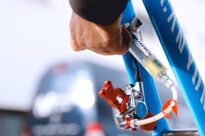 SRAM ontluchtingsset "professional" bleeding kit profes. with dot 5.1 120ml