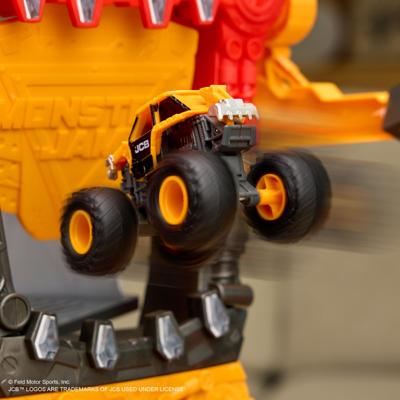 Monster Jam 1:64 Smash & Bash Playset Monster Jam 1:64 Smash & Bash Playset