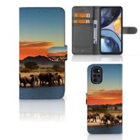 Motorola Moto G22 | Telefoonhoesje | Met pasjeshouder | Olifanten - thumbnail