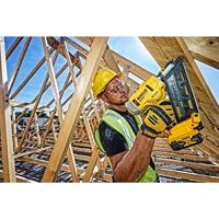 DEWALT DCN692N-XJ Accu Constructietacker 18V XR - Exclusief accu en lader - thumbnail