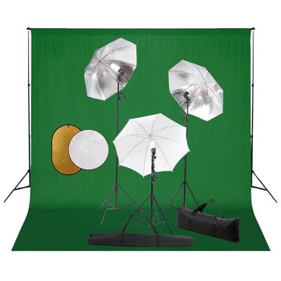 Fotostudioset met lampen, paraplu's, achtergrond en reflector
