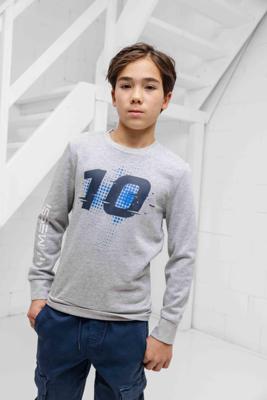 Vingino X Messi Ten Sweater Kids Grijs - Maat 128 - Kleur: Grijs | Soccerfanshop Vingino X Messi Ten Sweater Kids Grijs - Maat 128 - Kleur: Grijs | Soccerfanshop