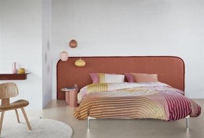 Dutch Design Beddinghouse Dutch Design Dekbedovertrek Curves Koraal 200x200/220