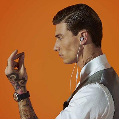 Philips Audio SHE4305WT/00 In-Ear Kopfhörer (Voluminöse Bässe, Integriertes Mikrofon, Geräuschisolation, Ergonomisches Design, 3 Ohrkappentypen) weiß