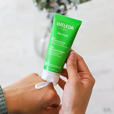 Weleda Skin Food Light Hydraterende alles-in-één Crème Droge Huid 30ml Weleda Skin Food Light Hydraterende alles-in-één Crème Droge Huid 30ml