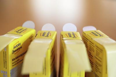 Avery-Zweckform 3852 Etiketten voor markeringspunten Ø 10 mm Geel 800 stuk(s) Permanent hechtend Papier