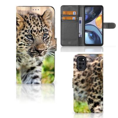 Motorola Moto G22 | Telefoonhoesje | Met pasjeshouder | Baby Luipaard Motorola Moto G22 | Telefoonhoesje | Met pasjeshouder | Baby Luipaard