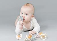 Hevea fopspeen orthodontisch natuurrubber Milky White 3-36 mnd - thumbnail