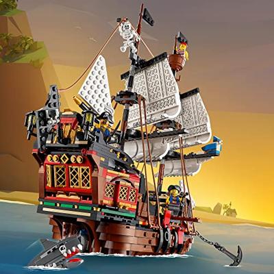 LEGO creator 31109 piratenschip - thumbnail