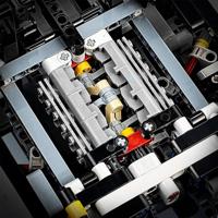 LEGO Technic - Porsche 911 RSR Constructiespeelgoed - thumbnail