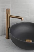 Ben Engraved Cross verhoogde wastafelkraan Geborsteld koper - thumbnail