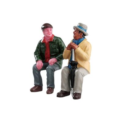 Lemax chatting with old friends s/2 kerstdorp figuur type 2 2017