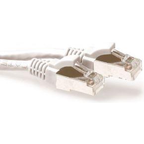 ACT Witte 10 meter LSZH SFTP CAT6A patchkabel snagless met RJ45 connectoren ACT Witte 10 meter LSZH SFTP CAT6A patchkabel snagless met RJ45 connectoren